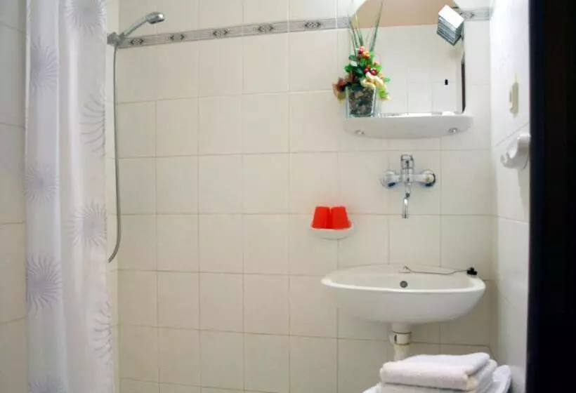 Standard Kolmen Hengen Huone, Casanova