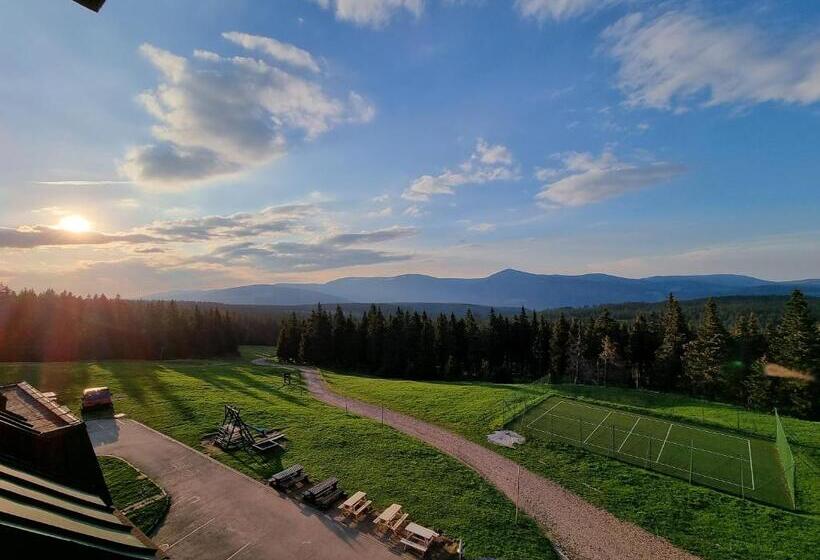 חדר סופריור, Cerna Bouda