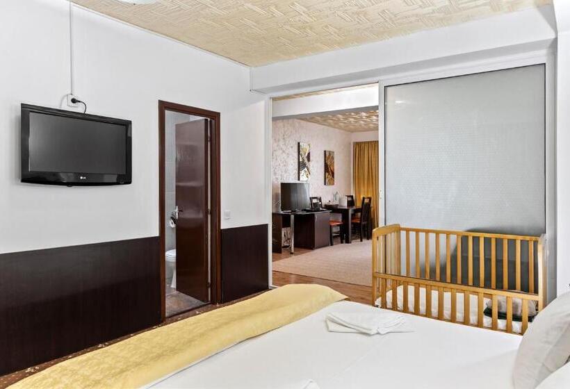 سوییت, Charter Otopeni