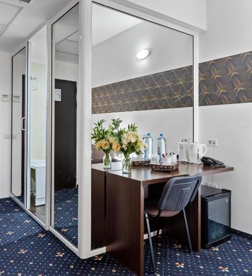 수피리어 룸, Charter Otopeni