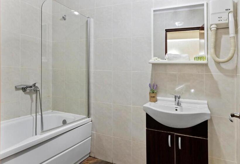 سوییت, Charter Otopeni