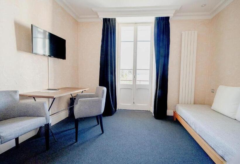 جناح جونيور عائلى, Du Lac