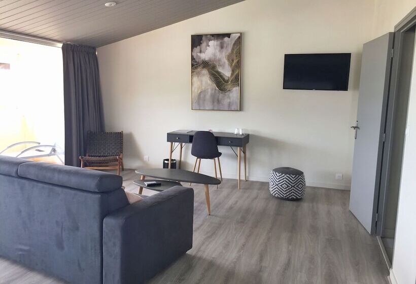 جناح عائلي, Hôtel Restaurant Le Grand Large   Face à La Plage   Ile De Ré