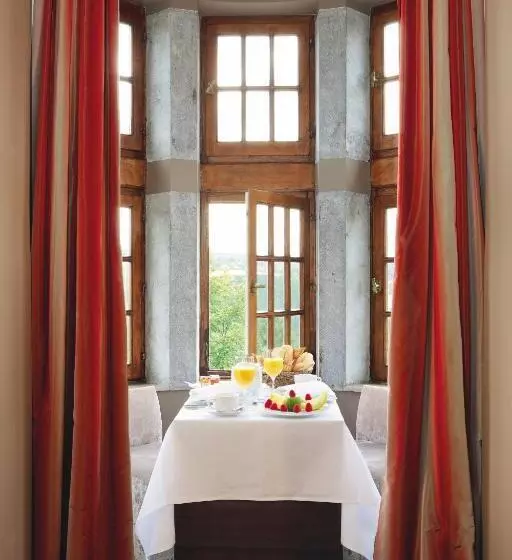 سوئیت رویال, Manoir De Lébioles