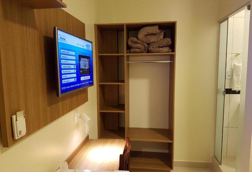 اتاق استاندارد سه نفره, Oft Place