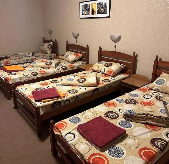 Economy Quadruple Room, Paradize