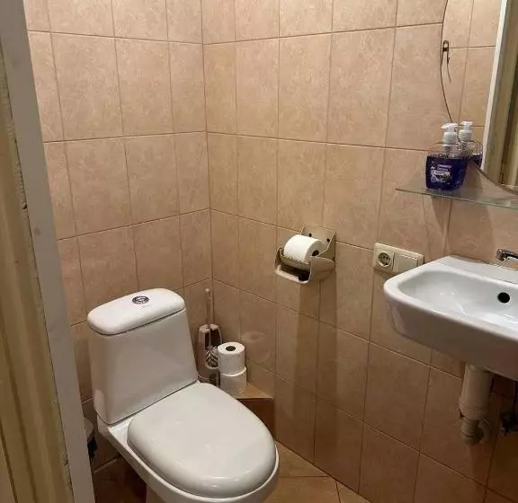 Economy Quadruple Room, Paradize