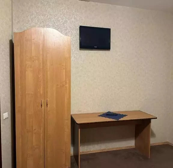 Economy Quadruple Room, Paradize