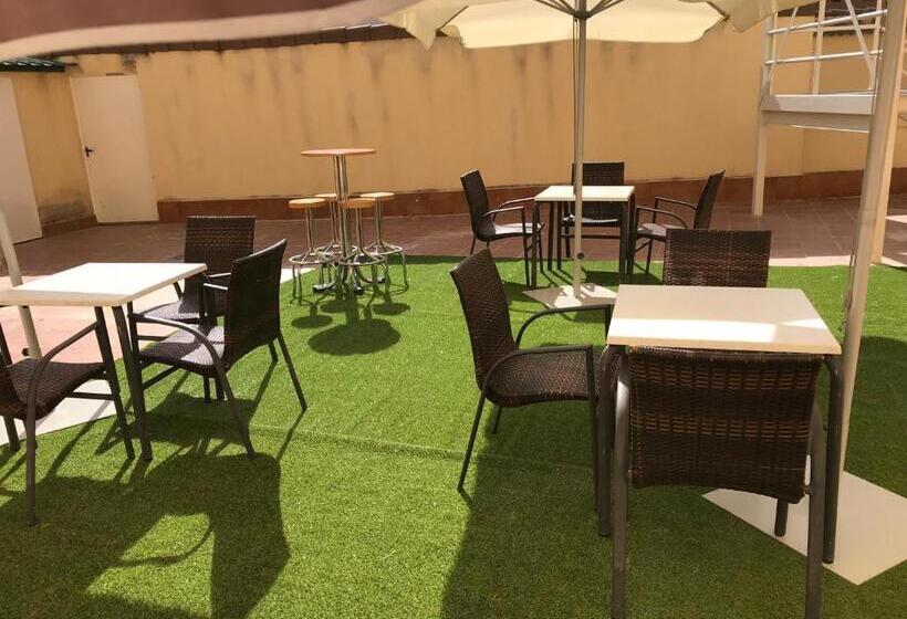 غرفة قياسية لذوى الاحتياجات الخاصة, Puerta De Ocaña