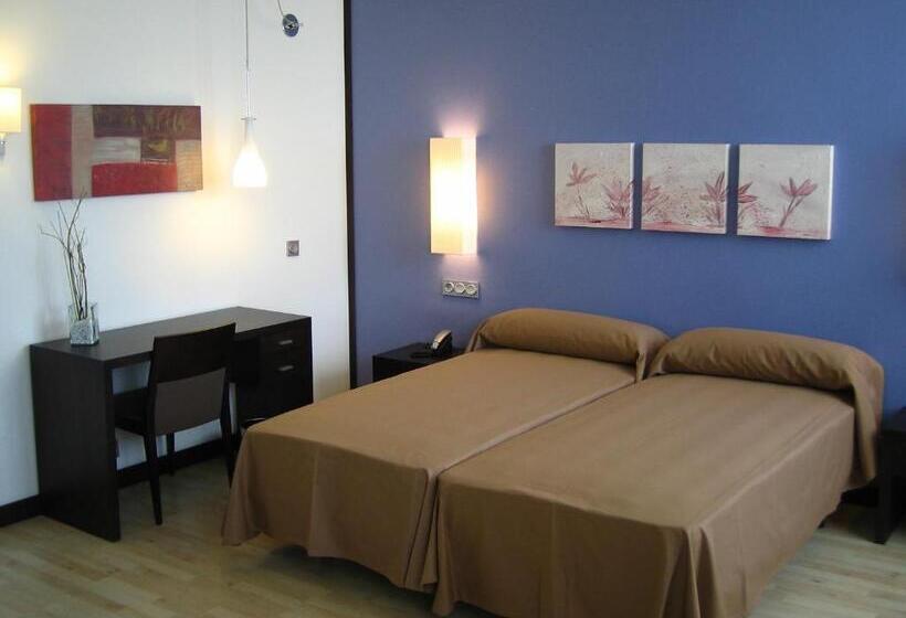 חדר סטנדרט מותאם לאדם עם מוגבלויות, Puerta De Ocaña