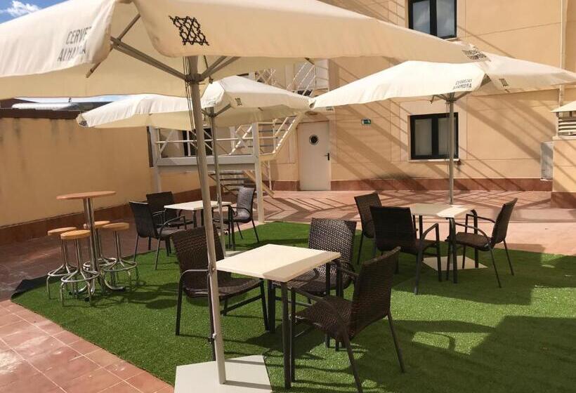 غرفة قياسية, Puerta De Ocaña