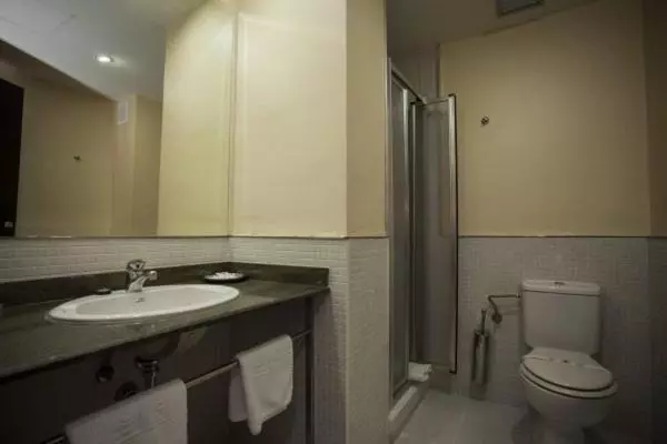 اتاق استاندارد چهار تخته, Puerta De Ocaña