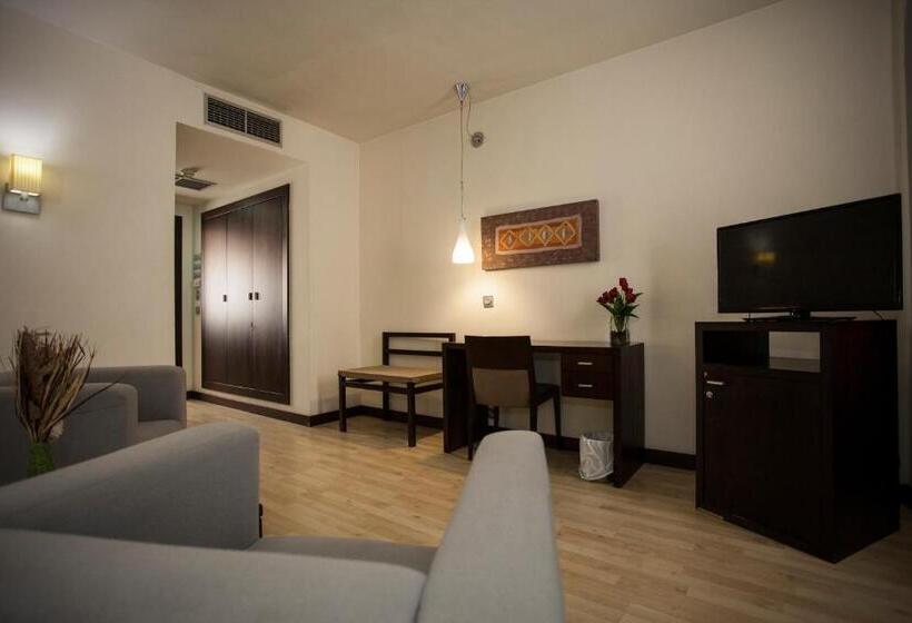 غرفة قياسية رباعية, Puerta De Ocaña