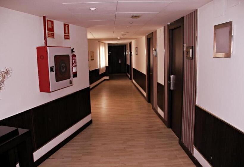 غرفة قياسية, Puerta De Ocaña