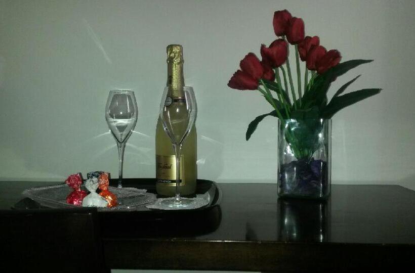 غرفة قياسية, Puerta De Ocaña