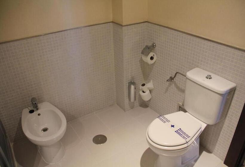 غرفة قياسية, Puerta De Ocaña