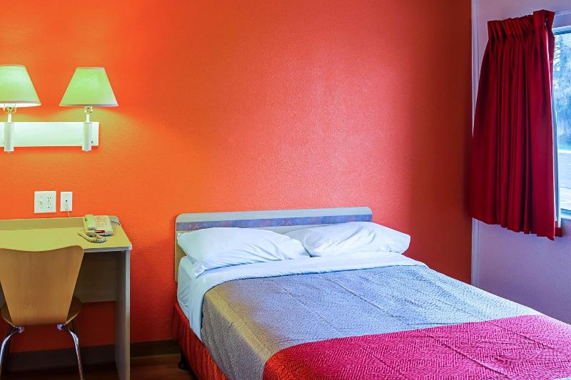 غرفة قياسية, Puerta De Ocaña