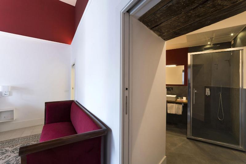 غرفة قياسية لذوى الاحتياجات الخاصة, Puerta De Ocaña