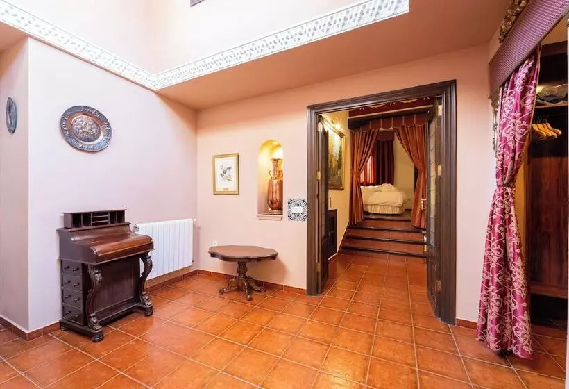 سوئیت پرزیدنت, Soho Boutique Palacio San Gabriel