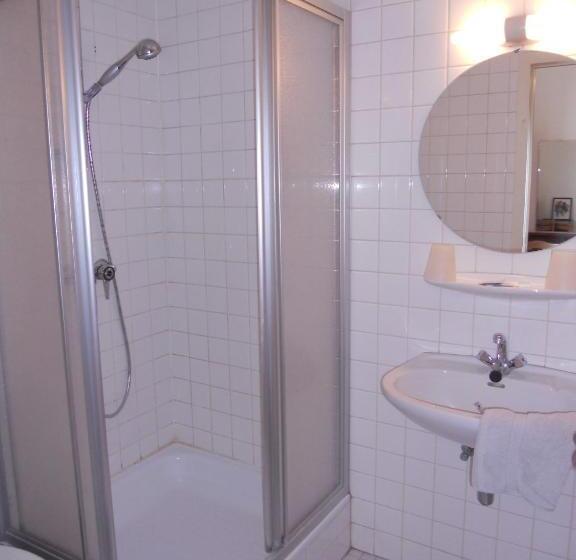 스탠다드 룸, Ten Putte