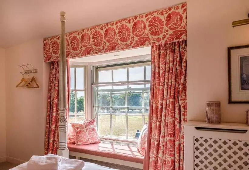 Deluxe Room, The Black Lion, Long Melford