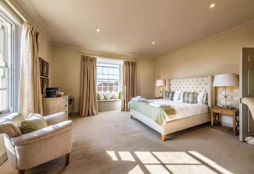 Deluxe Suite, The Black Lion, Long Melford