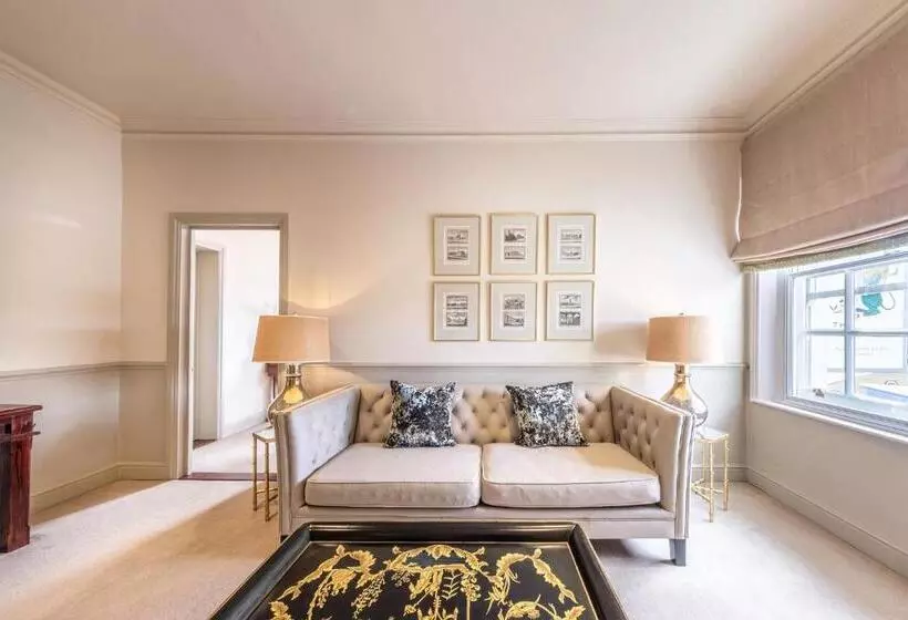 Deluxe Suite, The Black Lion, Long Melford