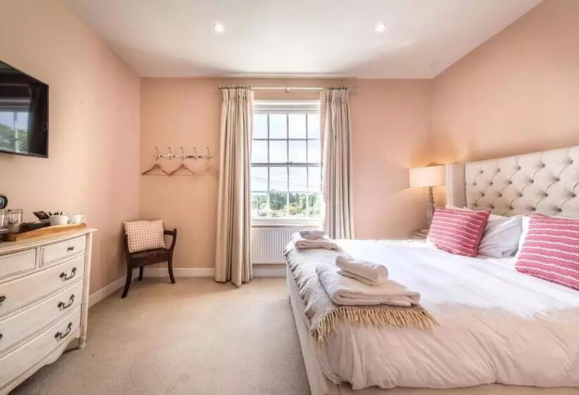 Deluxe Family Room, The Black Lion, Long Melford