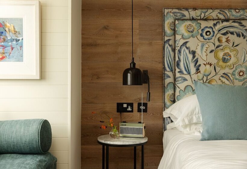 수피리어 룸, The Gallivant