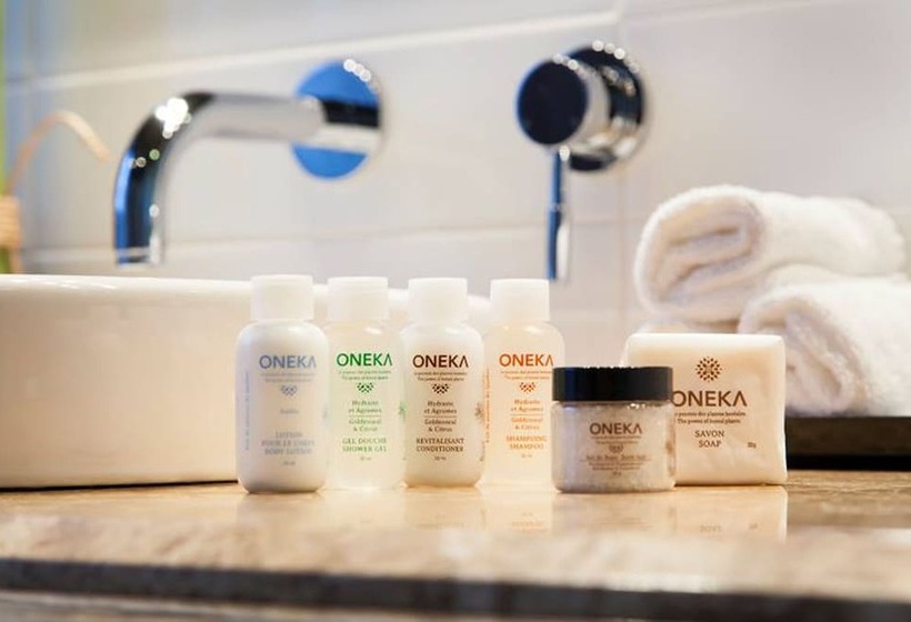 Люкс, Warwick Le Crystal Montréal