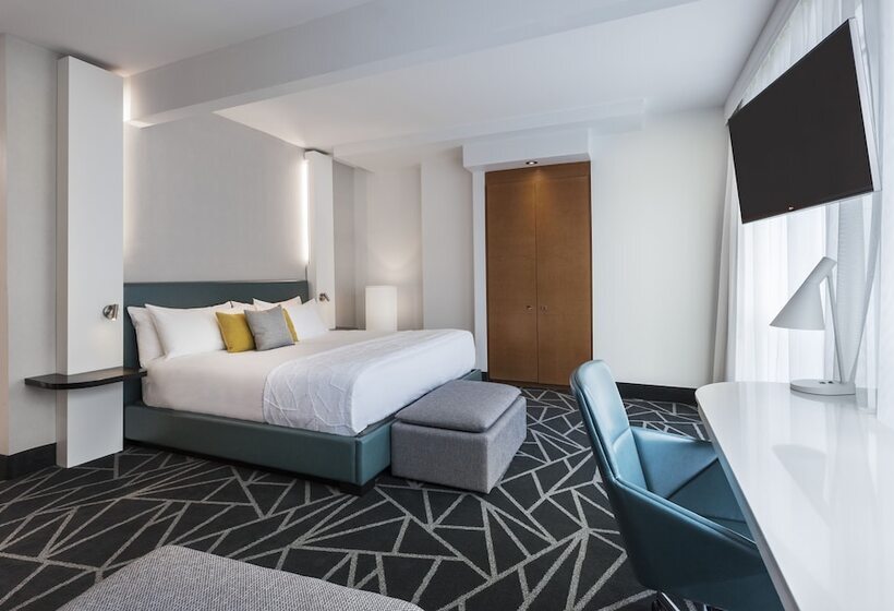 Люкс, Warwick Le Crystal Montréal