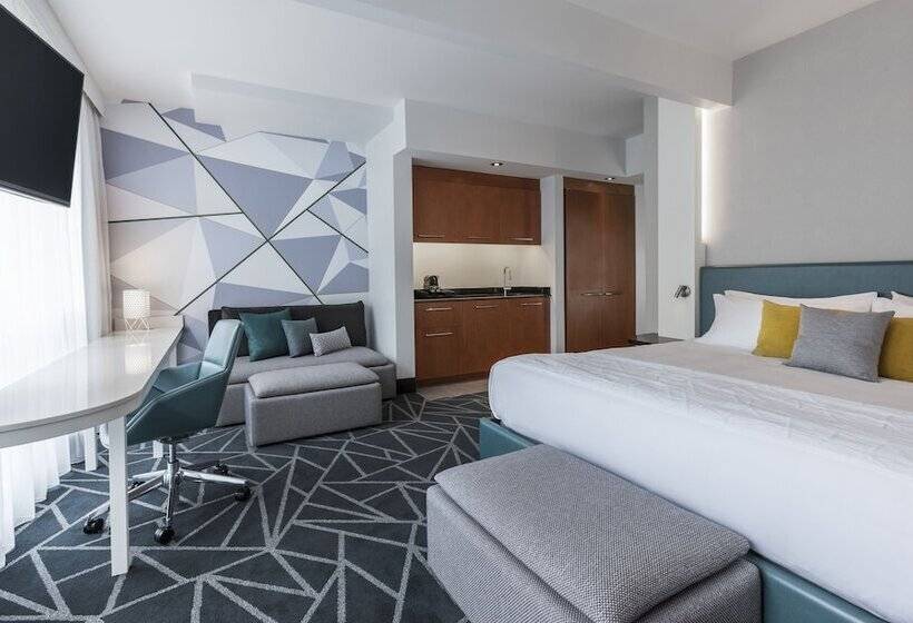 Люкс, Warwick Le Crystal Montréal