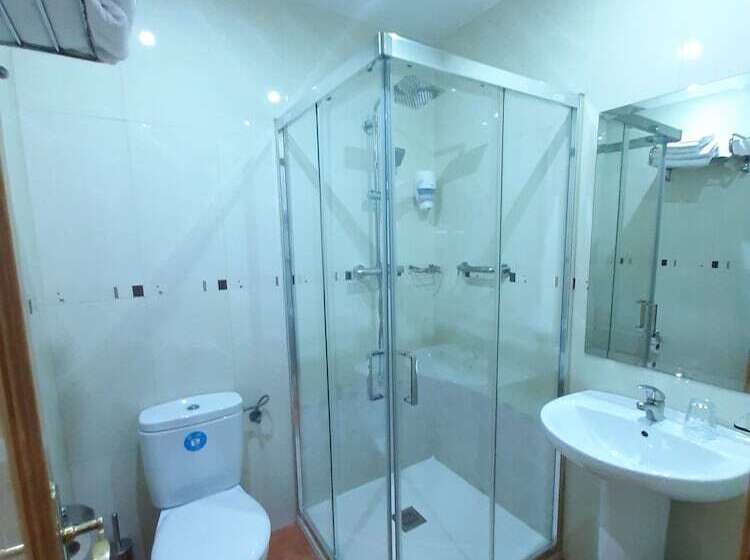 اتاق سوپریور, Hostal Las Fuentes