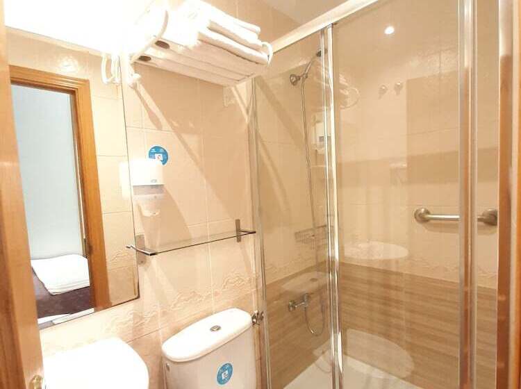 اتاق سوپریور, Hostal Las Fuentes