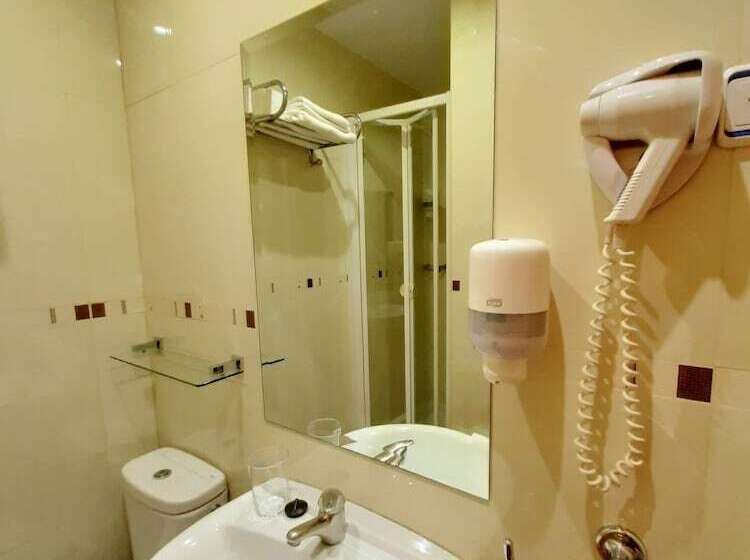 اتاق سوپریور, Hostal Las Fuentes