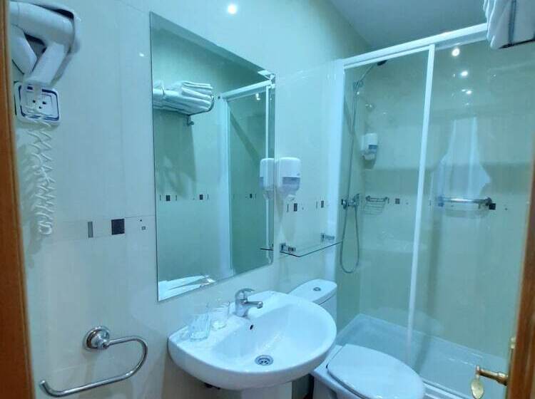 اتاق سوپریور, Hostal Las Fuentes