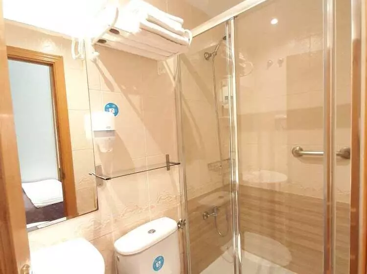 اتاق خانوادگی, Hostal Las Fuentes