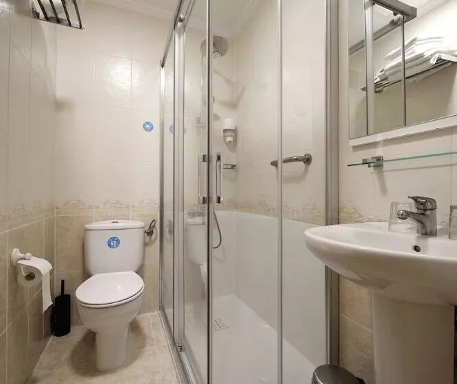 اتاق خانوادگی, Hostal Las Fuentes