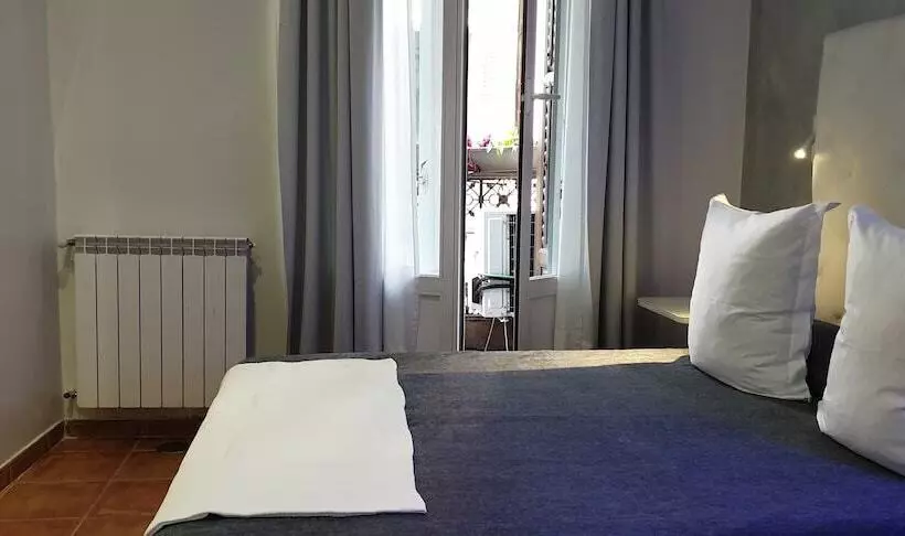 اتاق سوپریور, Hostal Las Fuentes