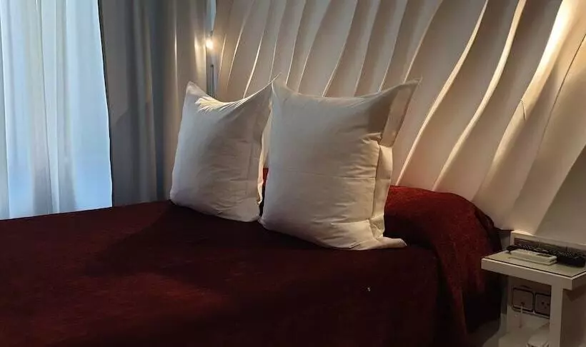 اتاق اکونومی, Hostal Las Fuentes
