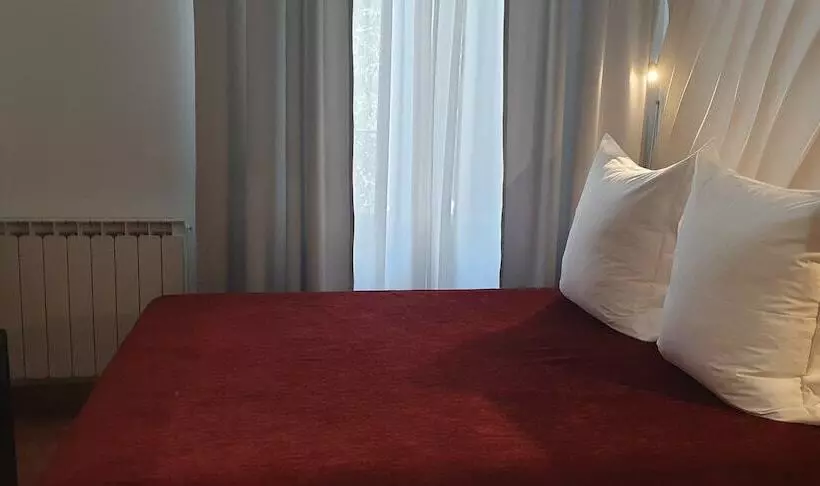 اتاق اکونومی, Hostal Las Fuentes