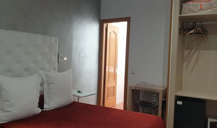 اتاق خانوادگی, Hostal Las Fuentes