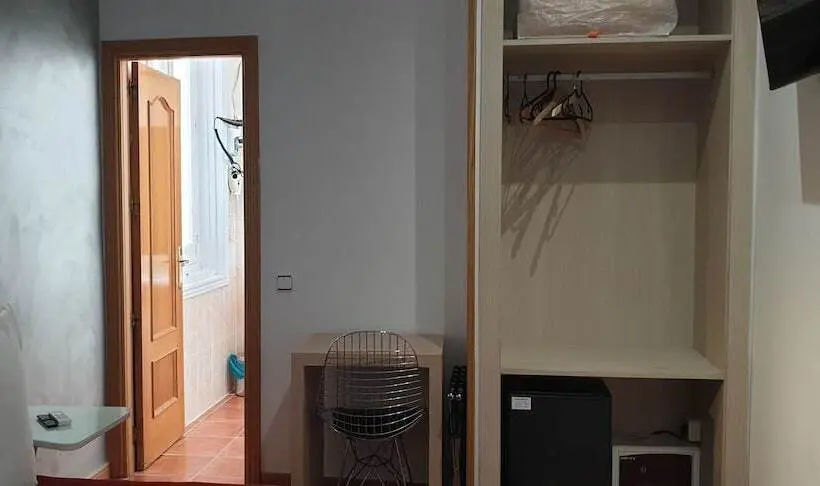 اتاق خانوادگی, Hostal Las Fuentes