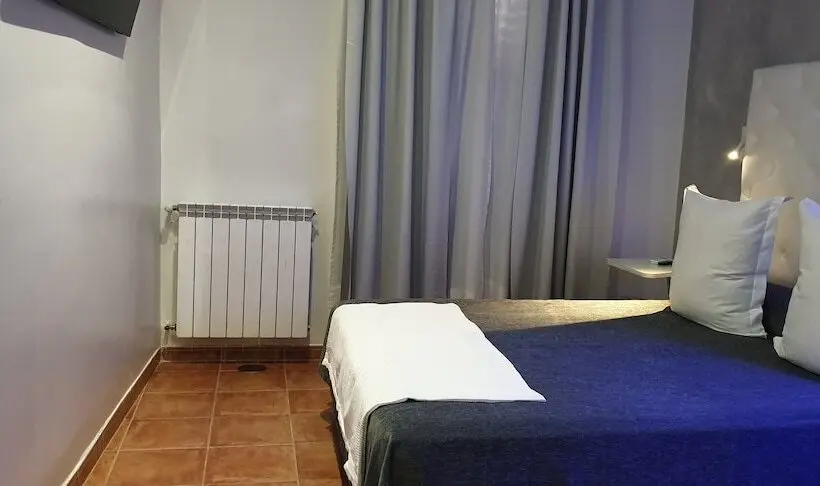 اتاق سوپریور, Hostal Las Fuentes