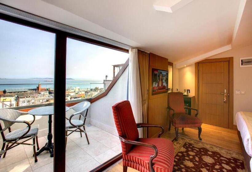 オーシャンビューのスーペリアトリプルルーム, Acra Hotel Special Category