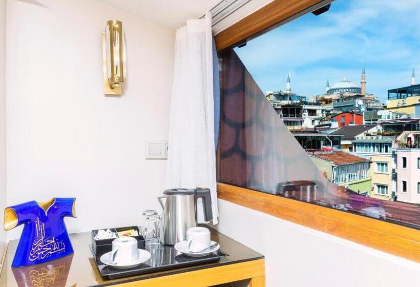 バルコニー付きスタンダードトリプルルーム, Acra Hotel Special Category