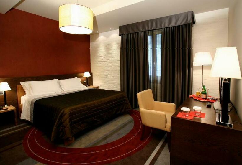 חדר קלאסי, Admiral Park