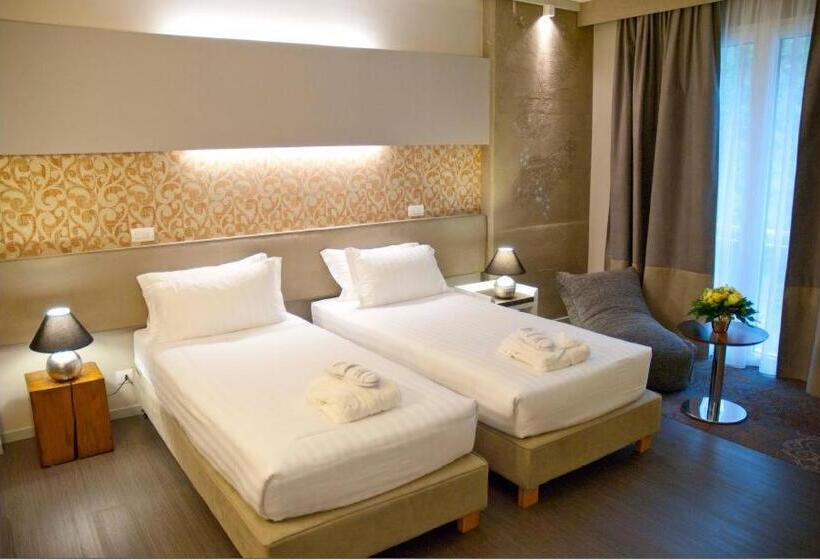 חדר דלוקס, Admiral Park