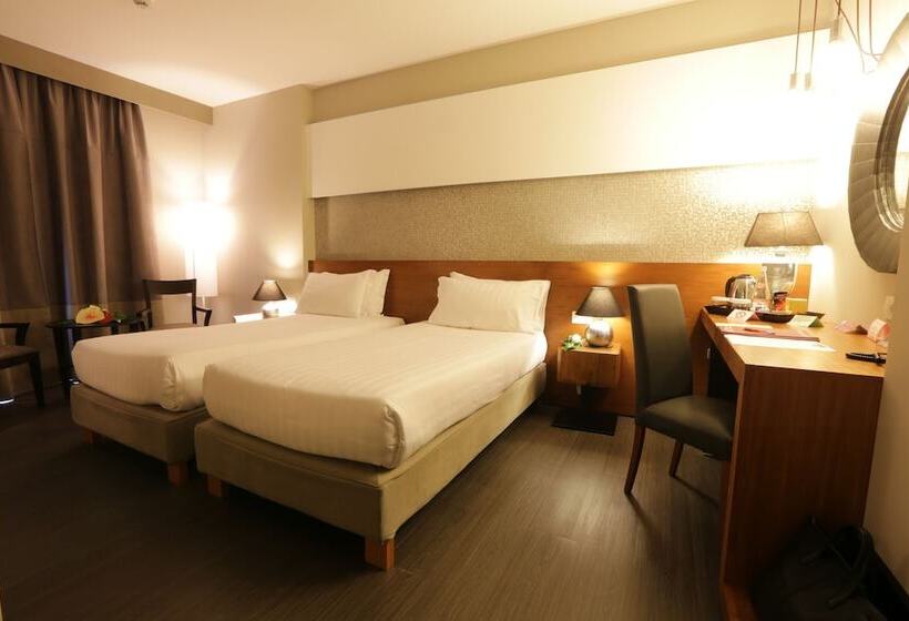 חדר דלוקס, Admiral Park