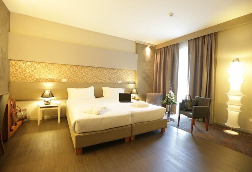 סוויטת ג'וניור, Admiral Park